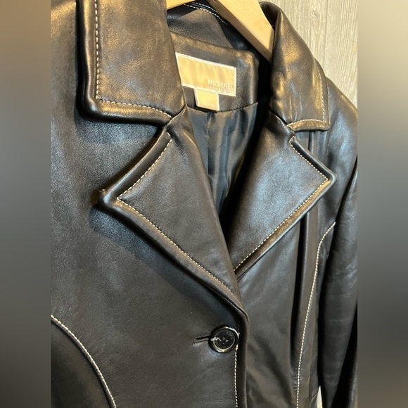 018. MK Women’s Black Leather Jacket GORGEOUS! Length 25” • M - Picture 2 of 10